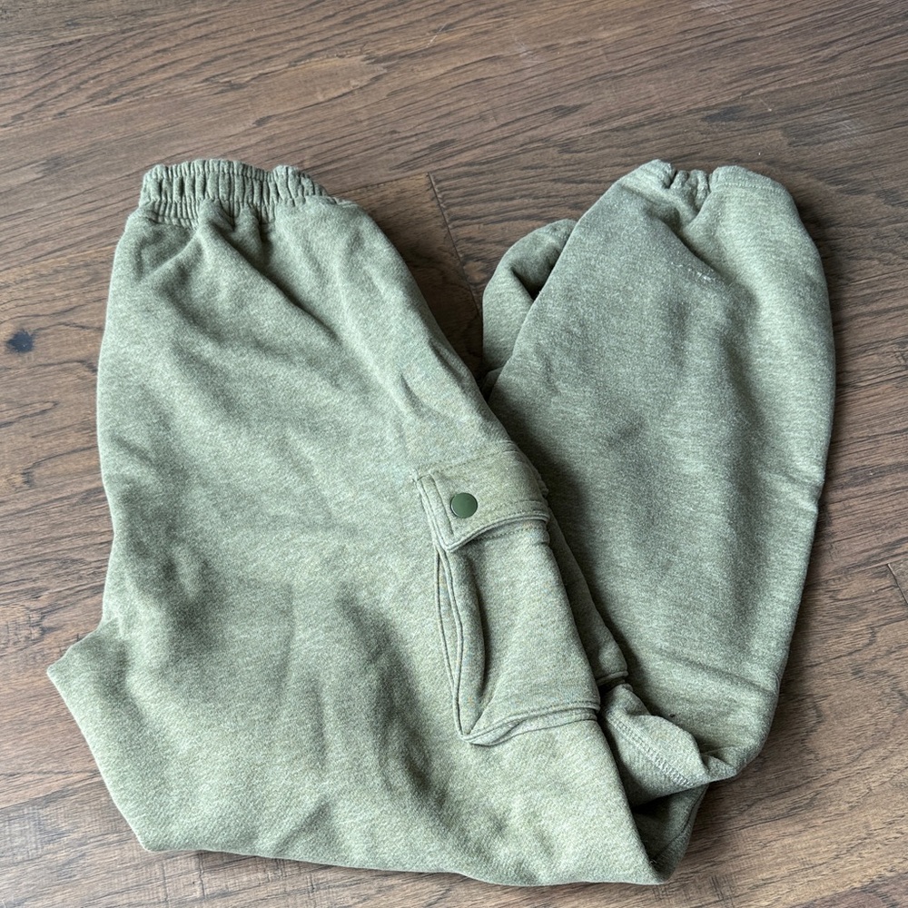 Alphalete Cargo Joggers